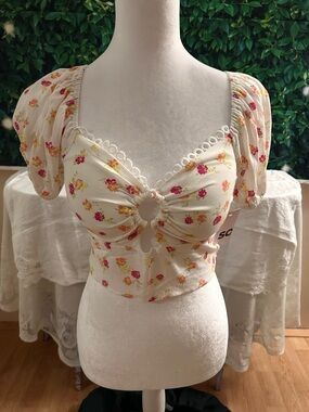 NWT! SO Floral Sweetheart Crop Top in Cream with Pink & Yellow Blooms